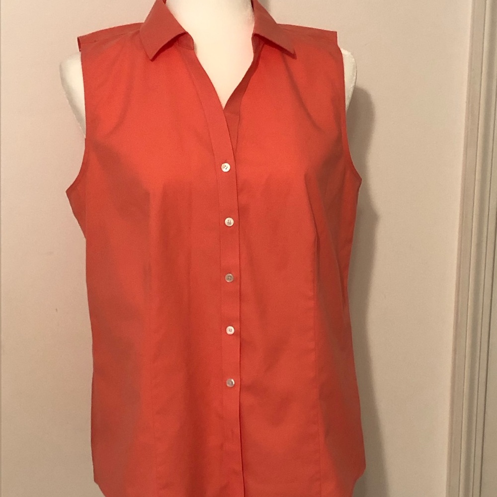V-neck sleeveless collared blous